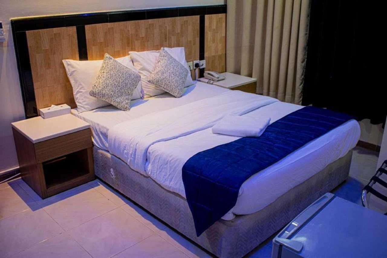 Sharjah Plaza Hotel 외부 사진
